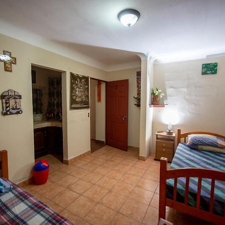 Santa Maria Del Lago Guest House San Pedro La Laguna Bagian luar foto