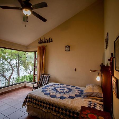 Santa Maria Del Lago Guest House San Pedro La Laguna Bagian luar foto