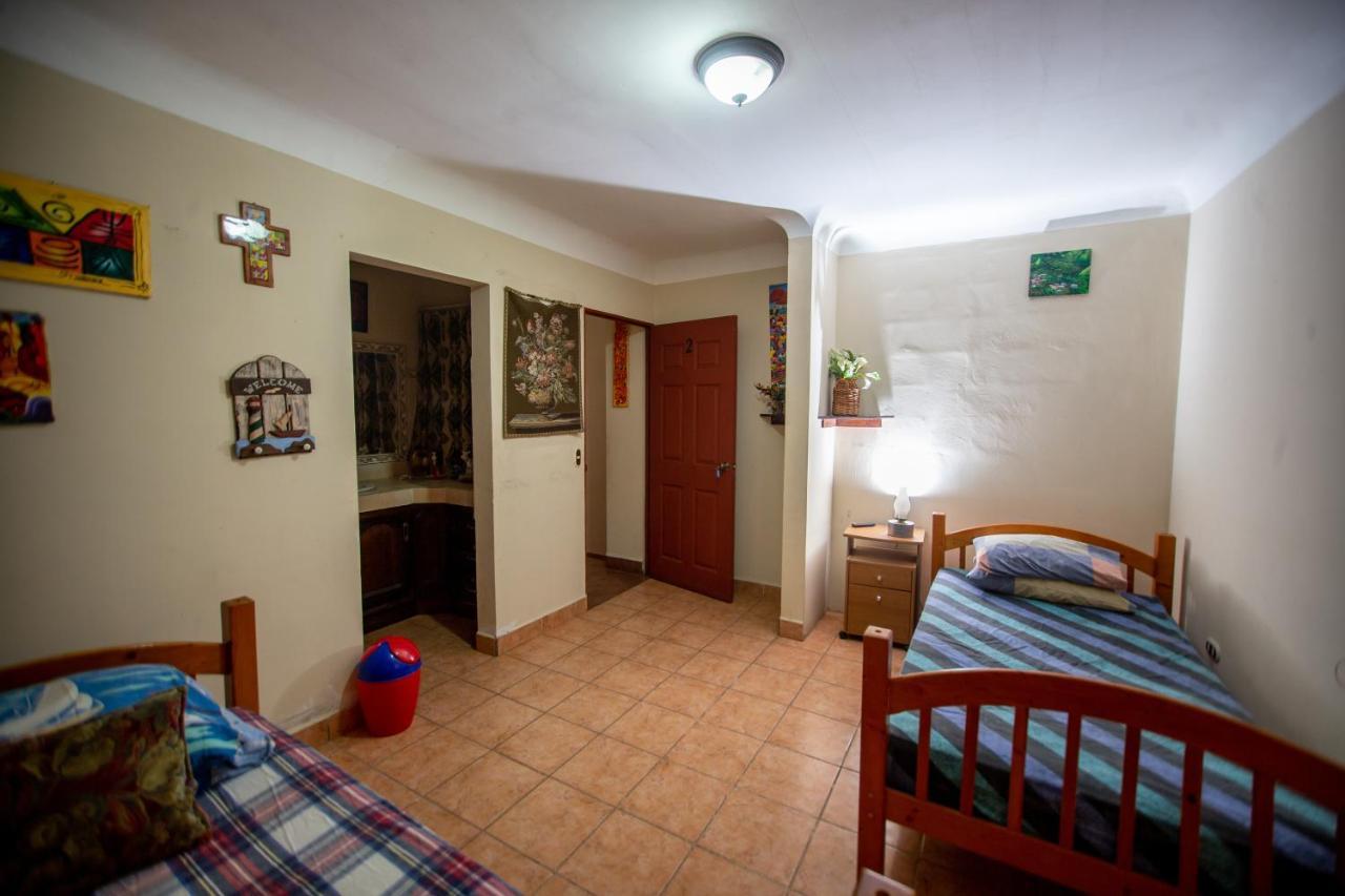 Santa Maria Del Lago Guest House San Pedro La Laguna Bagian luar foto