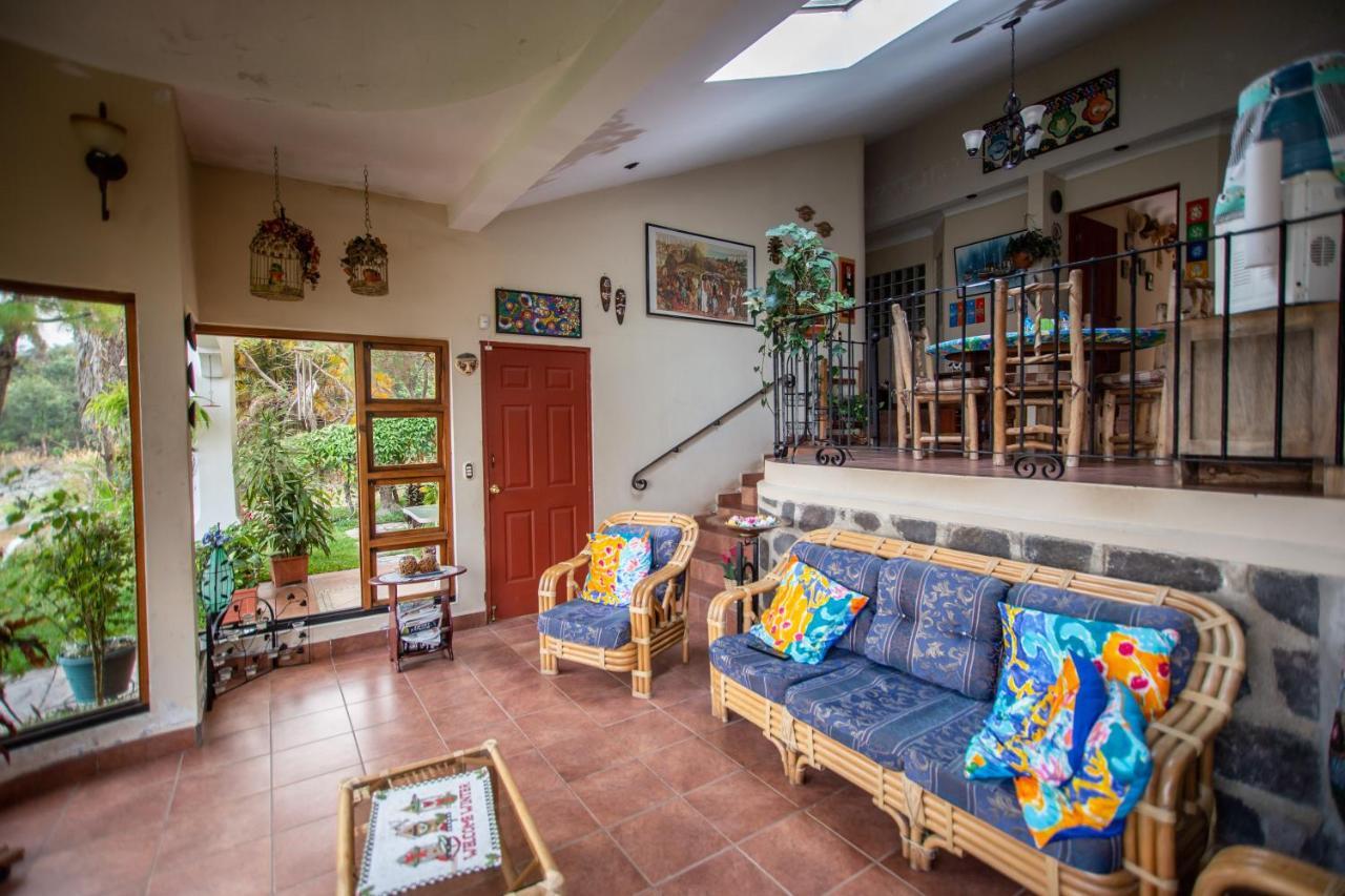 Santa Maria Del Lago Guest House San Pedro La Laguna Bagian luar foto