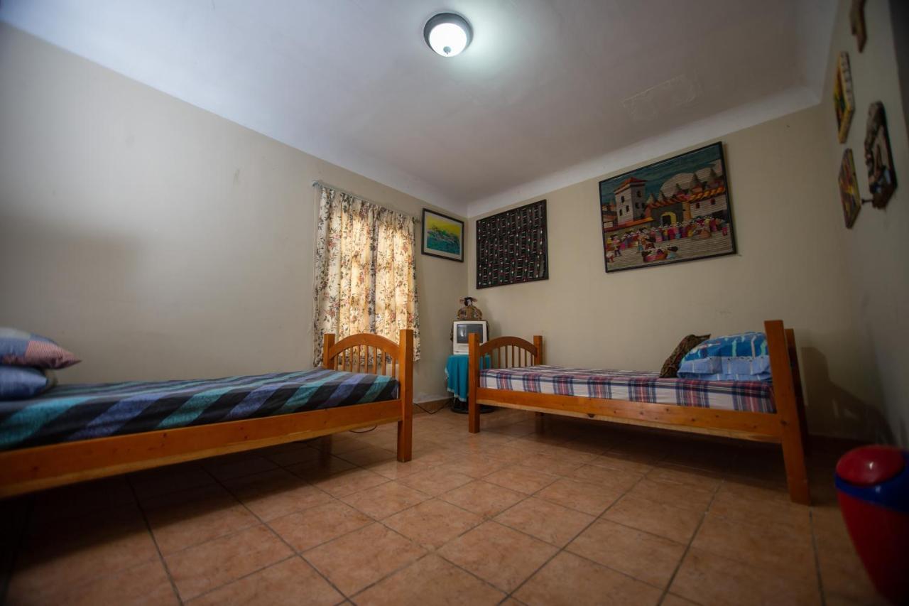 Santa Maria Del Lago Guest House San Pedro La Laguna Bagian luar foto